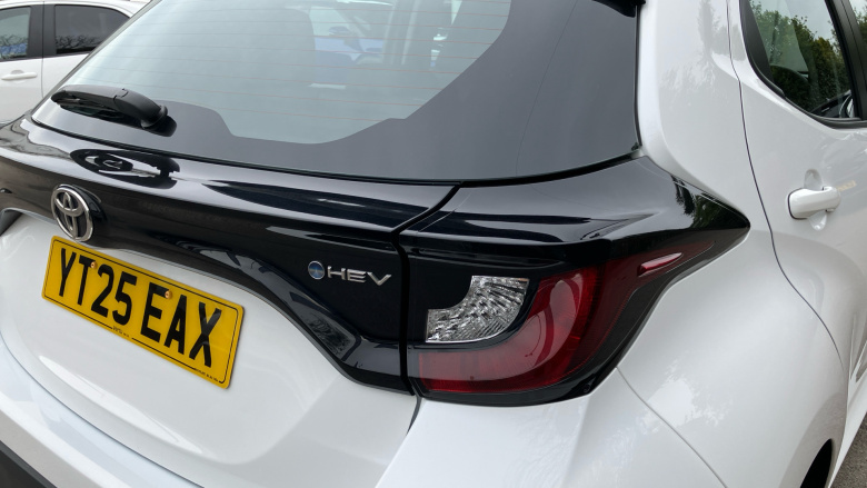 Toyota Yaris 1.5 Hybrid Icon 5dr CVT Hybrid Hatchback